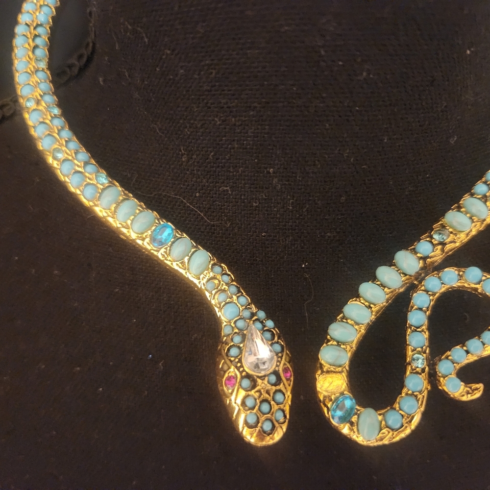 Unique snake design gold and turquoise embellished necklace - Picture 7 of 11